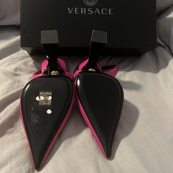Versace sling back heels brand new zise 40 💕SOLD💕 - Picture 4 of 7